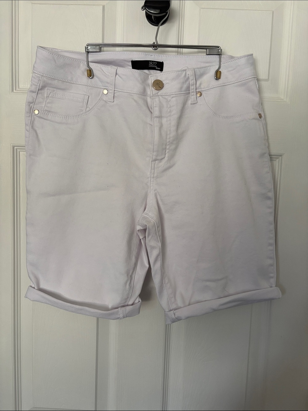 1822 Denim White Rolled-Hem Women's Bermuda Shorts